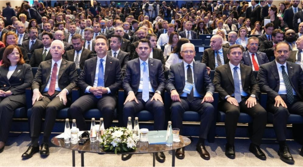 numayende-heyetimiz-istanbul-iqlim-maliyyesi-sammitinde-ishtirak-edib