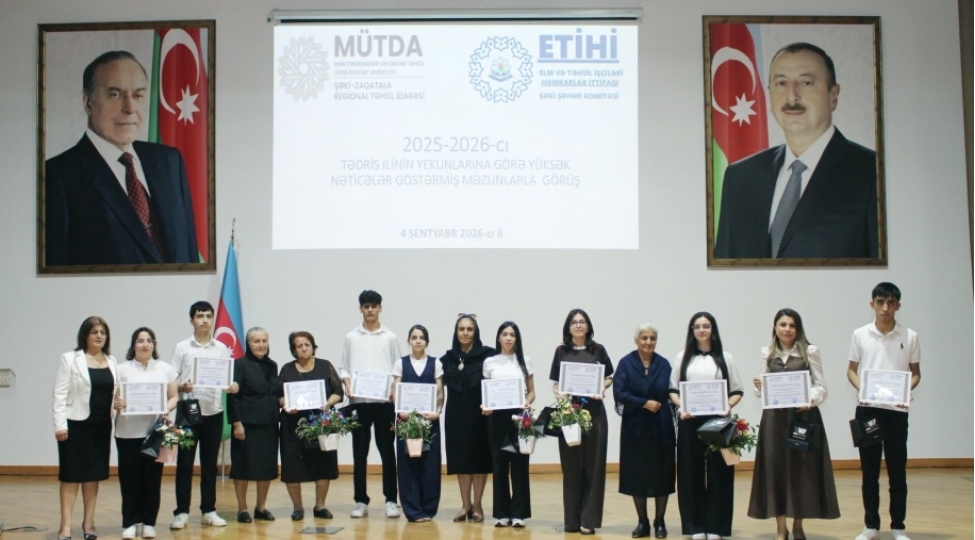 shekide-600-den-yuxari-bal-toplayaraq-ali-mekteblere-qebul-olmush-mezunlarla-gorush-kechirilib