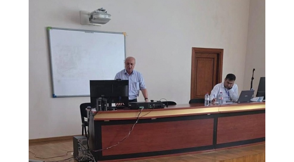 kimya-institutunun-alimleri-beynelxalq-konfransda-neft-shlamlarini-teqdim-edibler