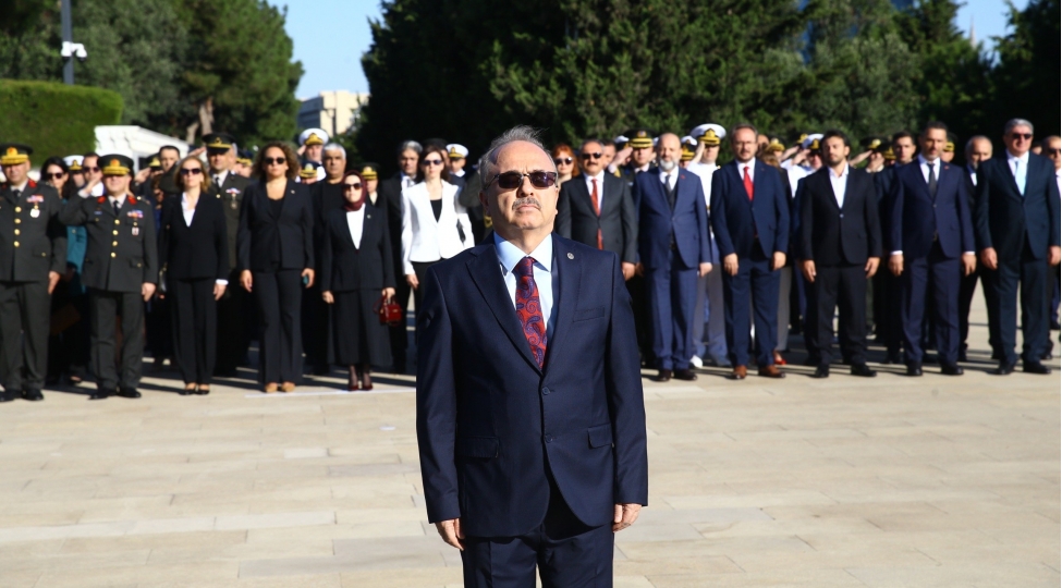 birol-akgun-shehidler-xiyabani-ve-turk-shehidliyini-ziyaret-edib