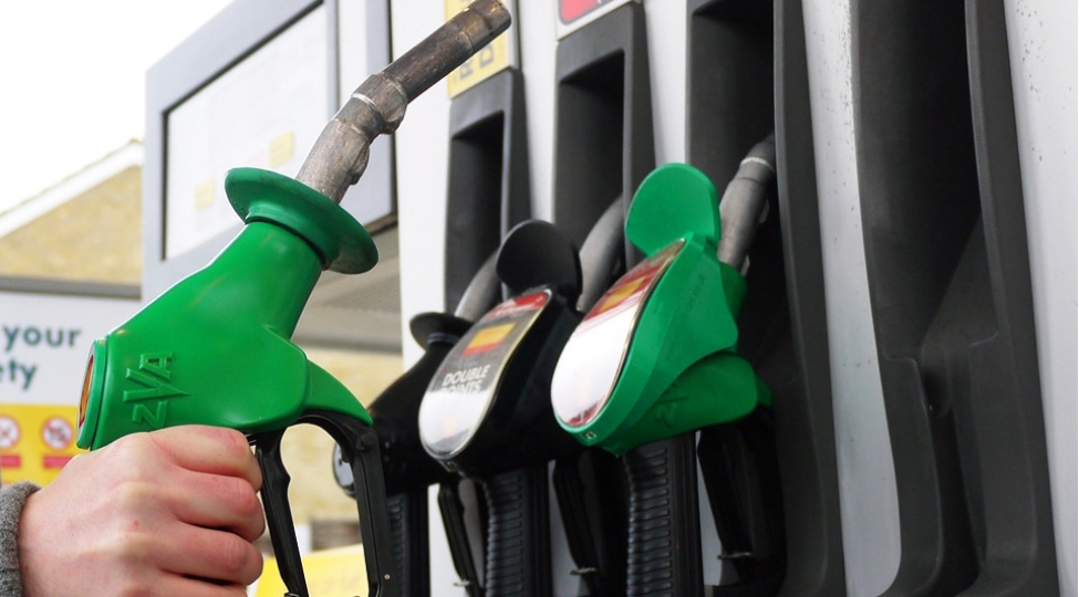 almaniyada-dizelin-qiymeti-rekord-hedde-chatib