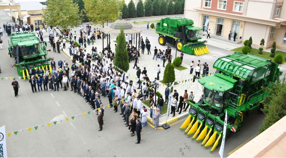 john-deere-shirketinin-muasir-kend-teserrufati-texnologiyalari-adau-da-teqdim-olunub