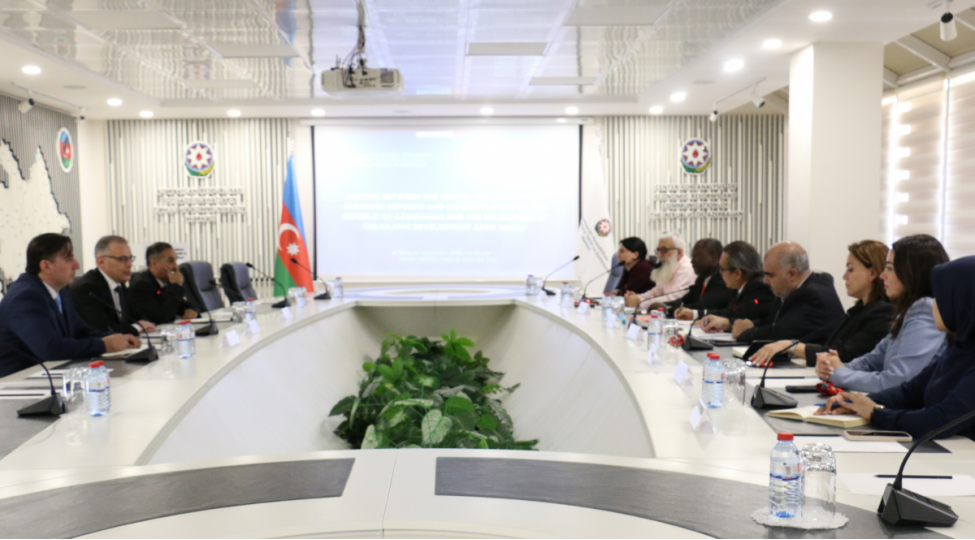 iitkm-ile-islam-inkishaf-banki-arasinda-emekdashliq-meseleleri-muzakire-olunub