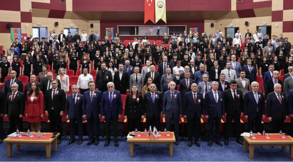 zefere-dogru-uzanan-yol