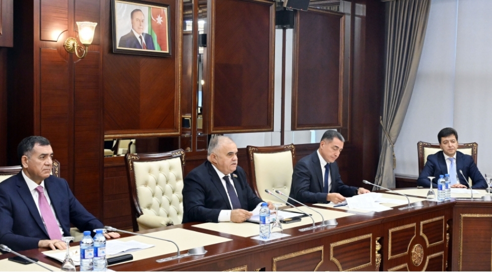 korrupsiya-ile-elaqedar-melumat-veren-shexslere-maddi-mukafat-verilecek