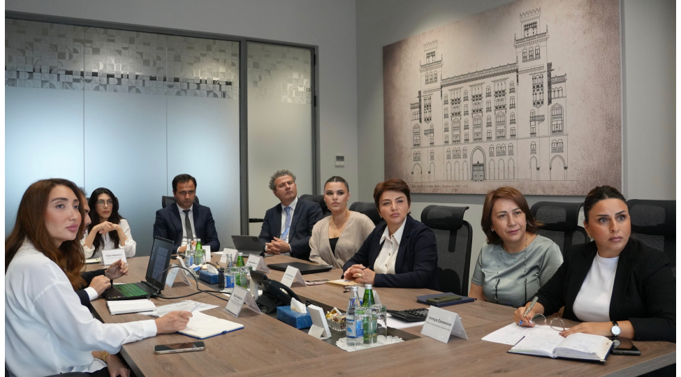 adra-da-achiq-mekandaki-reklamlarda-eqli-mulkiyyetin-qorunmasi-reqemsal-heller-ve-dovlet-dilinin-teshviqi-ile-bagli-muzakireler-aparilib