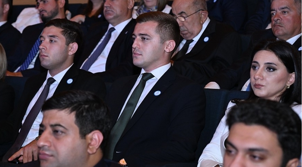 her-bir-vetenperver-azerbaycanli-oz-dovleti-ile-fexr-edir
