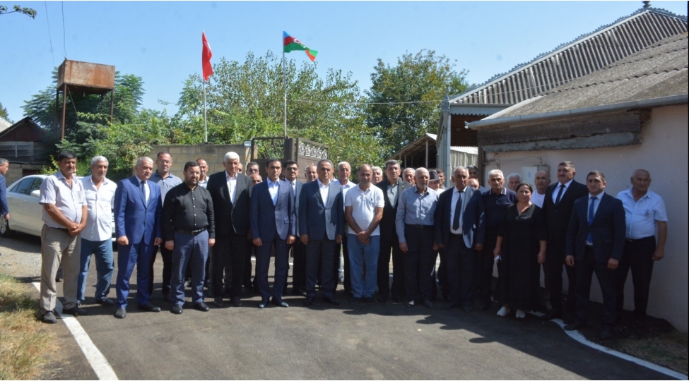 anar-memmedov-goranboyda-shehid-ailesini-ziyaret-etdi