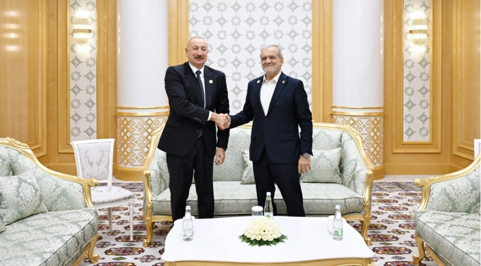 turkmenbashi-sheherinde-prezident-ilham-eliyevin-iran-prezidenti-ile-gorushu-kechirilib