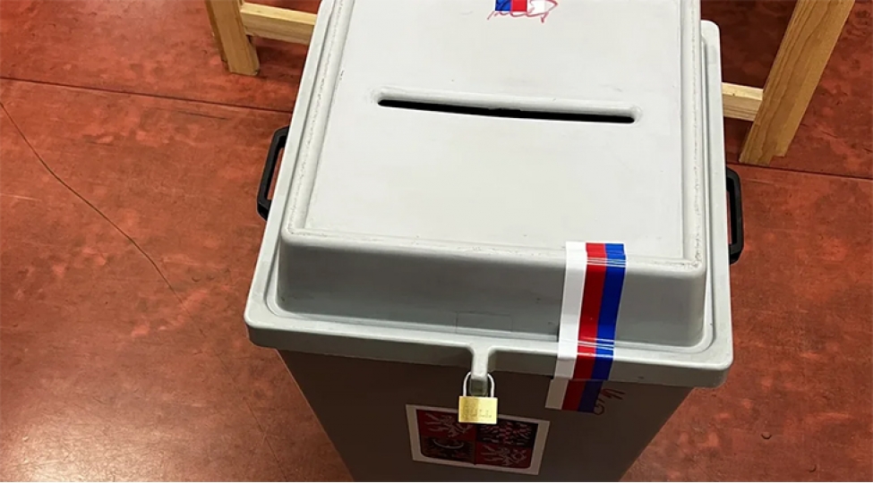 chexiyada-parlament-sechkilerinin-birinci-turunda-besh-senator-sechilib