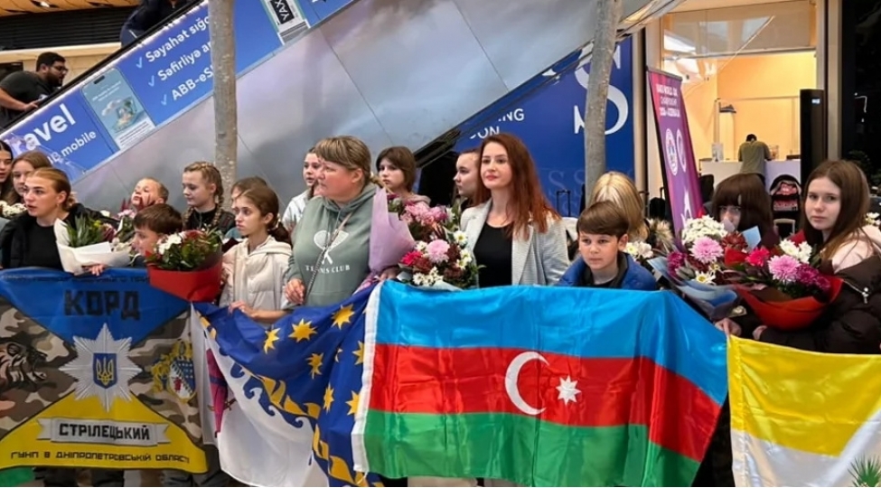 ukraynadan-daha-30-ushaq-reabilitasiya-uchun-azerbaycana-getirilib