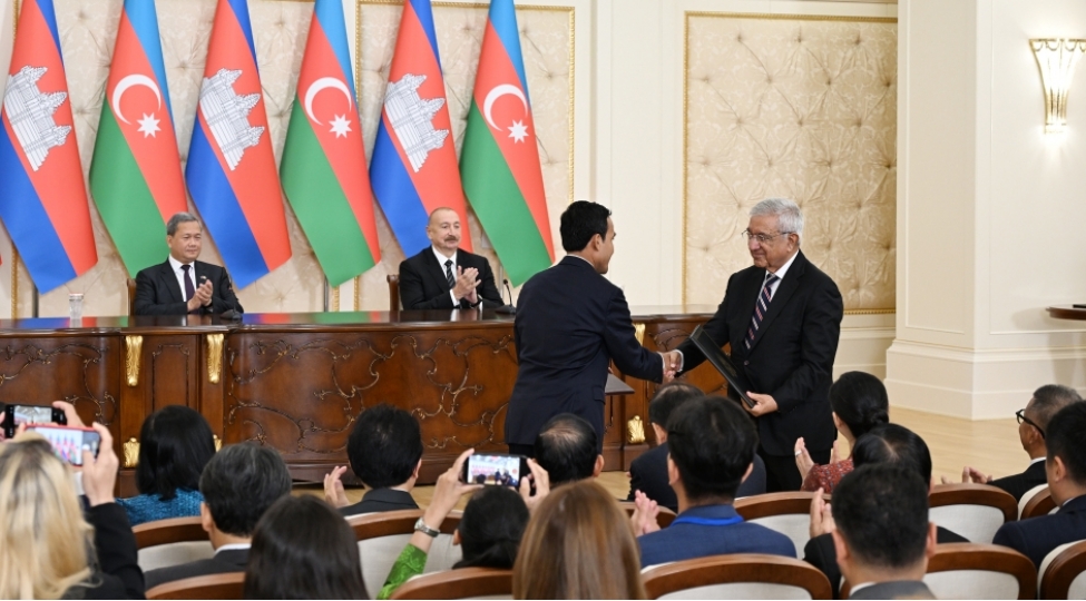 azerbaycan-kamboca-senedleri-mubadile-olunub