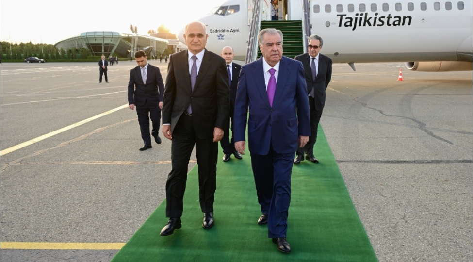 tacikistan-prezidenti-azerbaycana-sefere-gelib-2