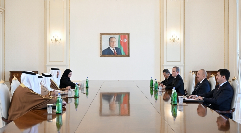 prezident-ilham-eliyev-behreynin-xarici-ishler-nazirini-qebul-edib