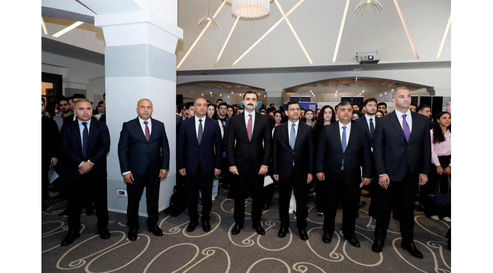 dovlet-proqrami-mezunlari-uchun-karyera-sergisi-kechirilib
