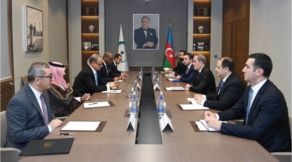 ceyhun-bayramov-iet-in-bash-katibi-ile-gorushub-2027-ci-il-sammitine-hazirliqlar-muzakire-olunub