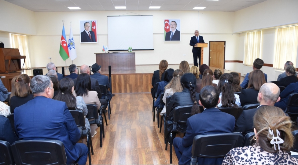 qaradag-rayonunun-sahil-qesebesinde-yap-in-viii-qurultayindan-ireli-gelen-meselelere-hesr-olunmush-mushavire-kechirilib