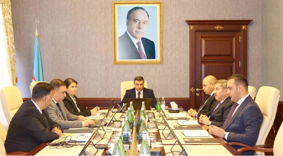 ishsizlikden-sigorta-fondunun-gelir-ve-xercleri-muzakire-olunub