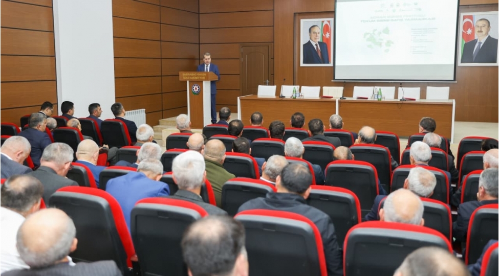 sabirabadda-aqrar-sahede-dovlet-destek-mexanizmleri-movzusunda-panel-muzakiresi-ve-toxum-sergi-satish-yarmarkasi-kechirilib